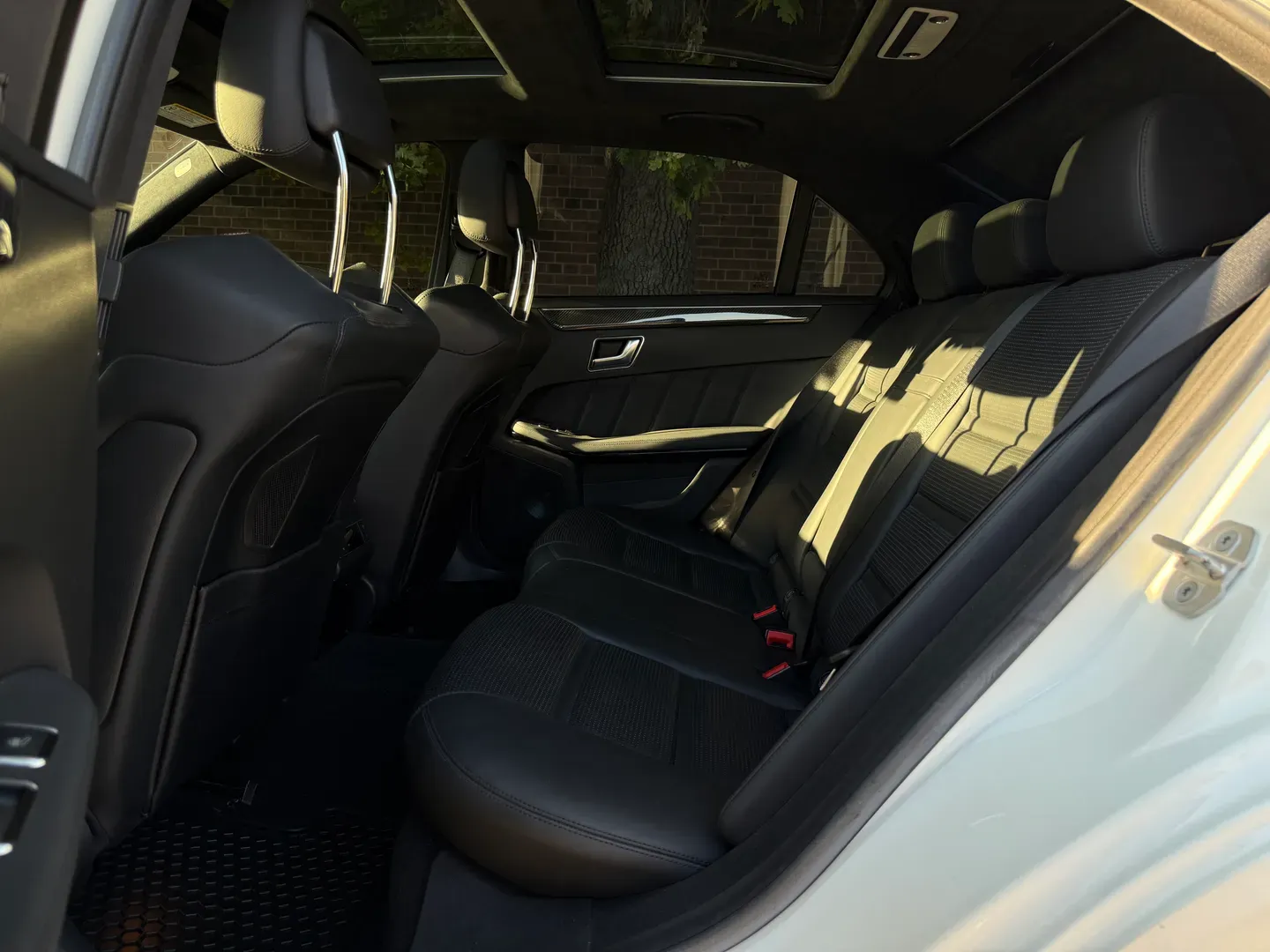 Mercedes Benz E63 AMG  — photo 95