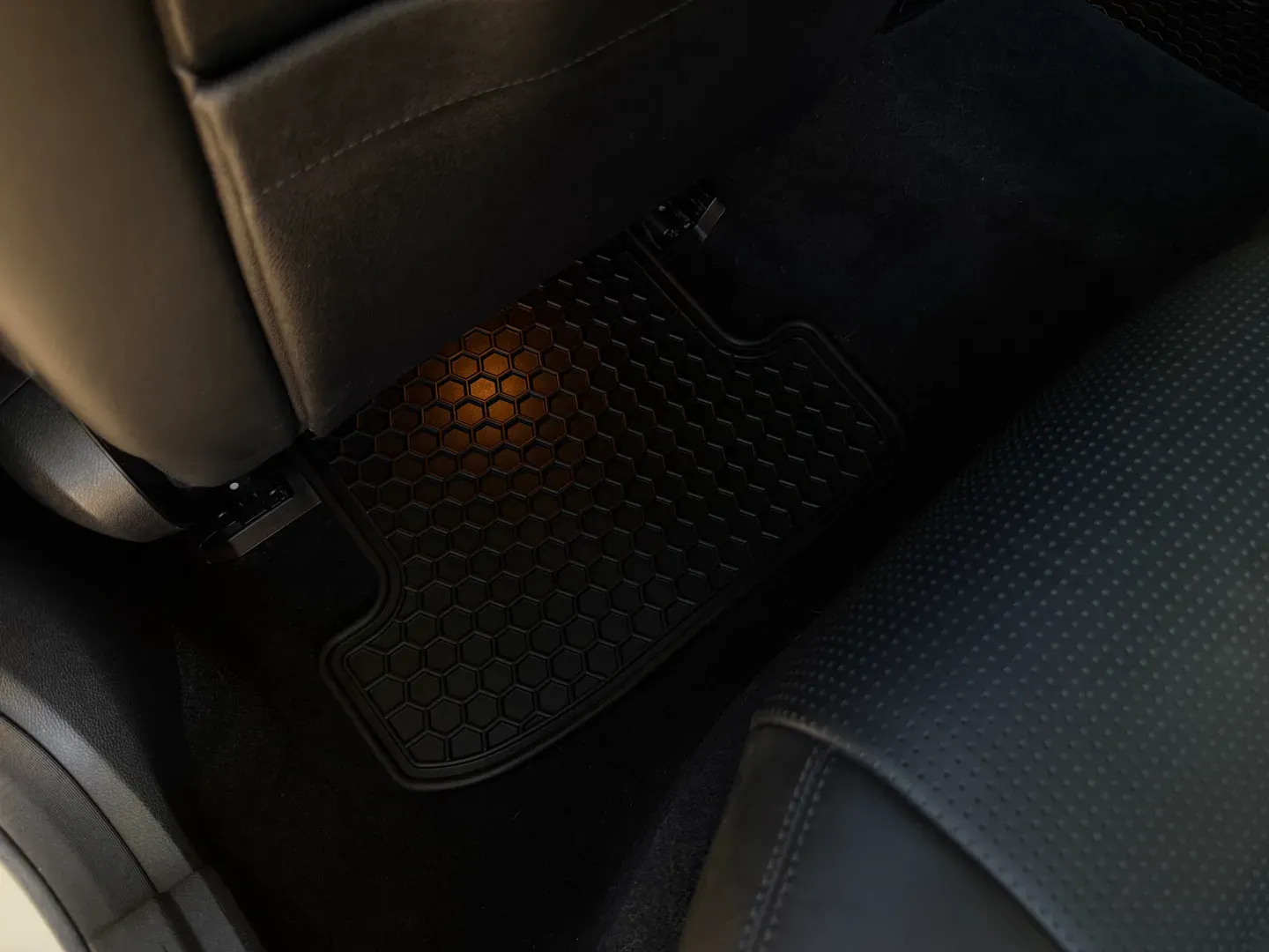 Mercedes Benz E63 AMG  — photo 98