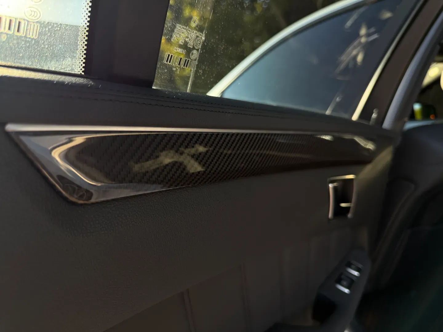 Mercedes Benz E63 AMG  — photo 101