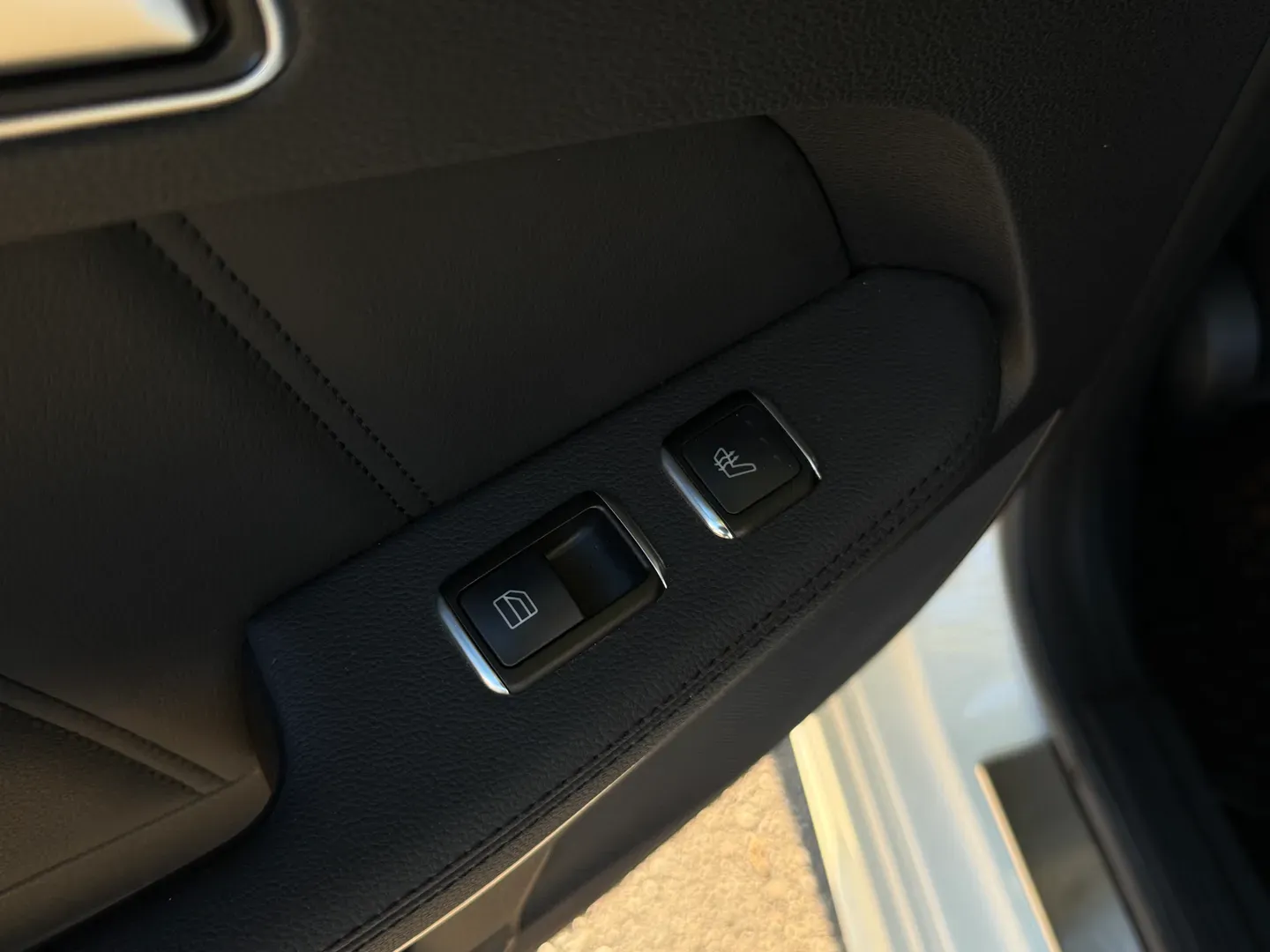 Mercedes Benz E63 AMG  — photo 102