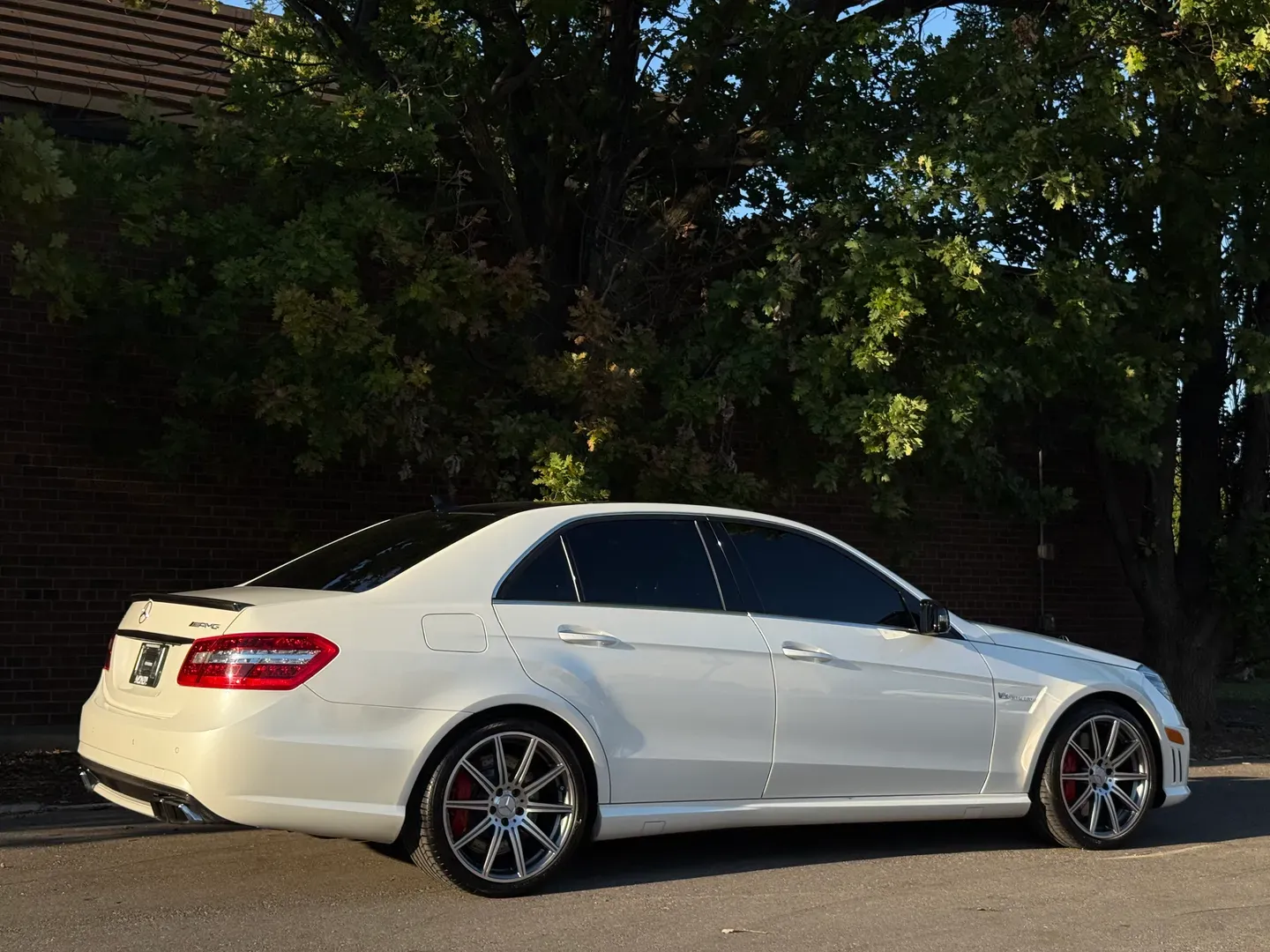 Mercedes Benz E63 AMG  — photo 103