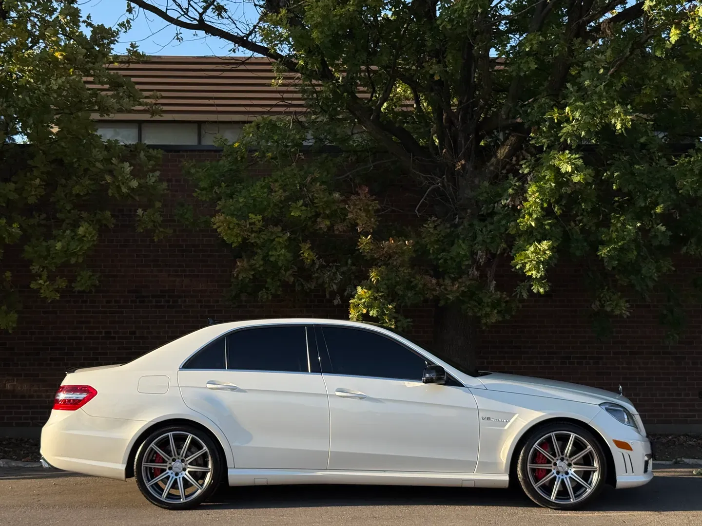 Mercedes Benz E63 AMG  — photo 104