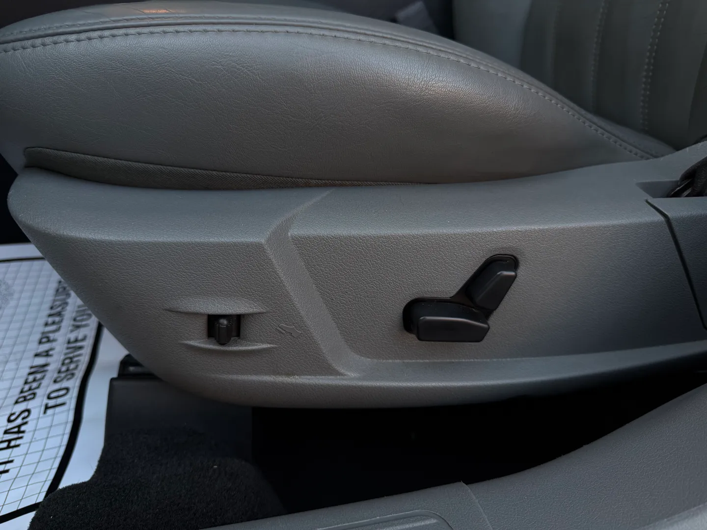 Chrysler 300C Hemi — photo 36
