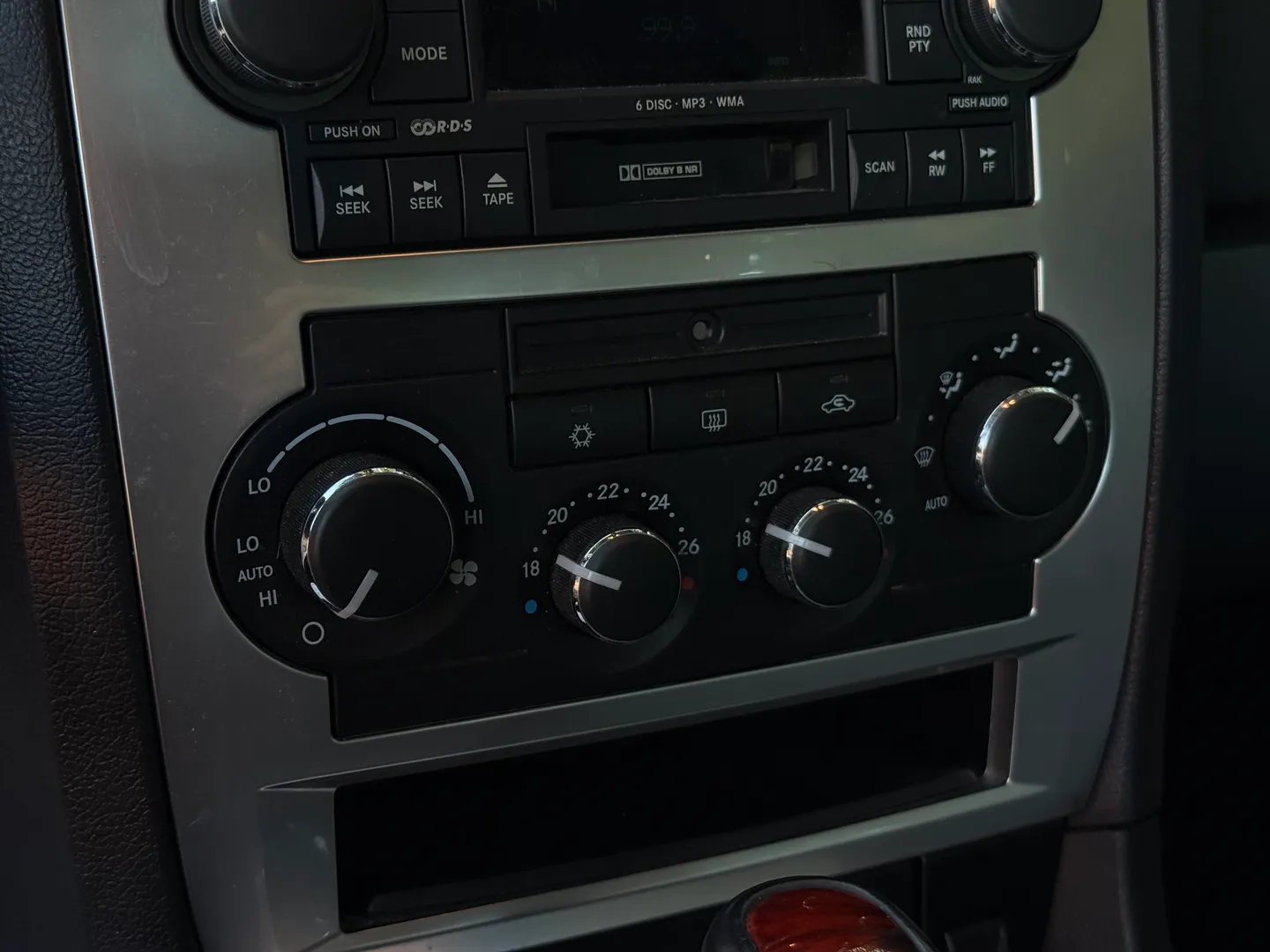 Chrysler 300C Hemi — photo 45
