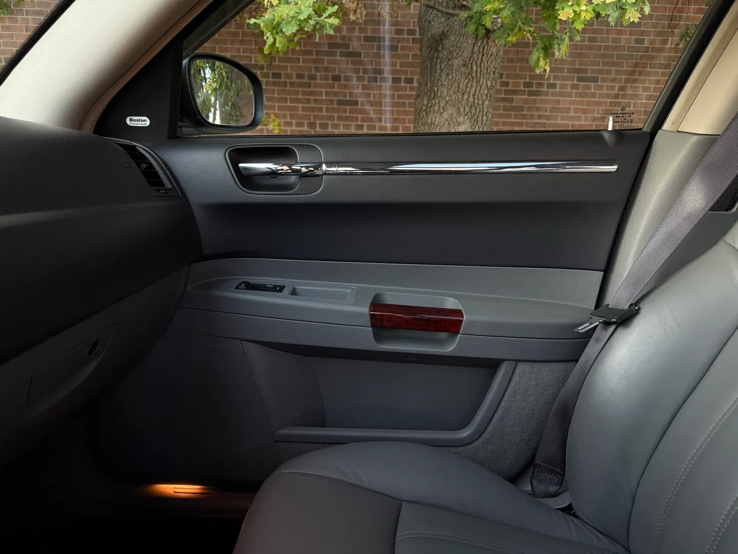 Chrysler 300C Hemi — photo 52