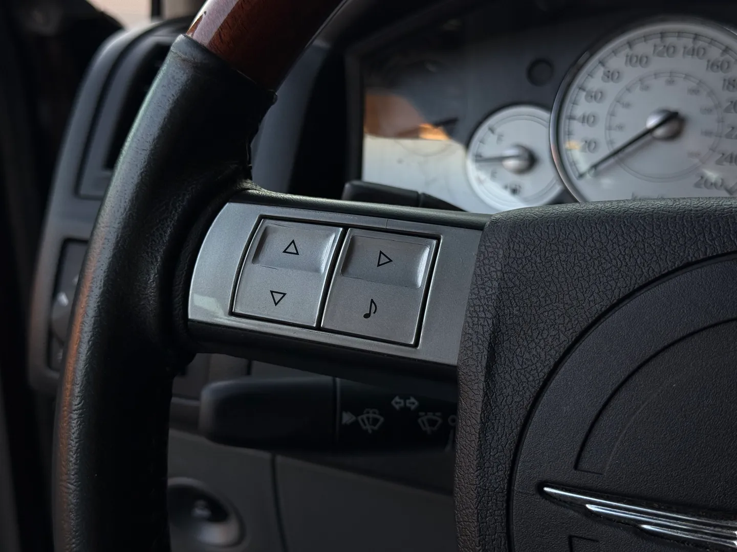 Chrysler 300C Hemi — photo 59
