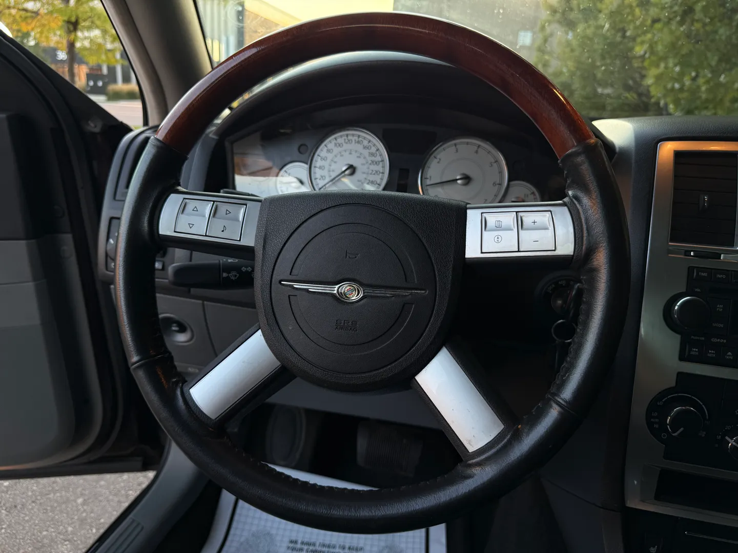 Chrysler 300C Hemi — photo 57
