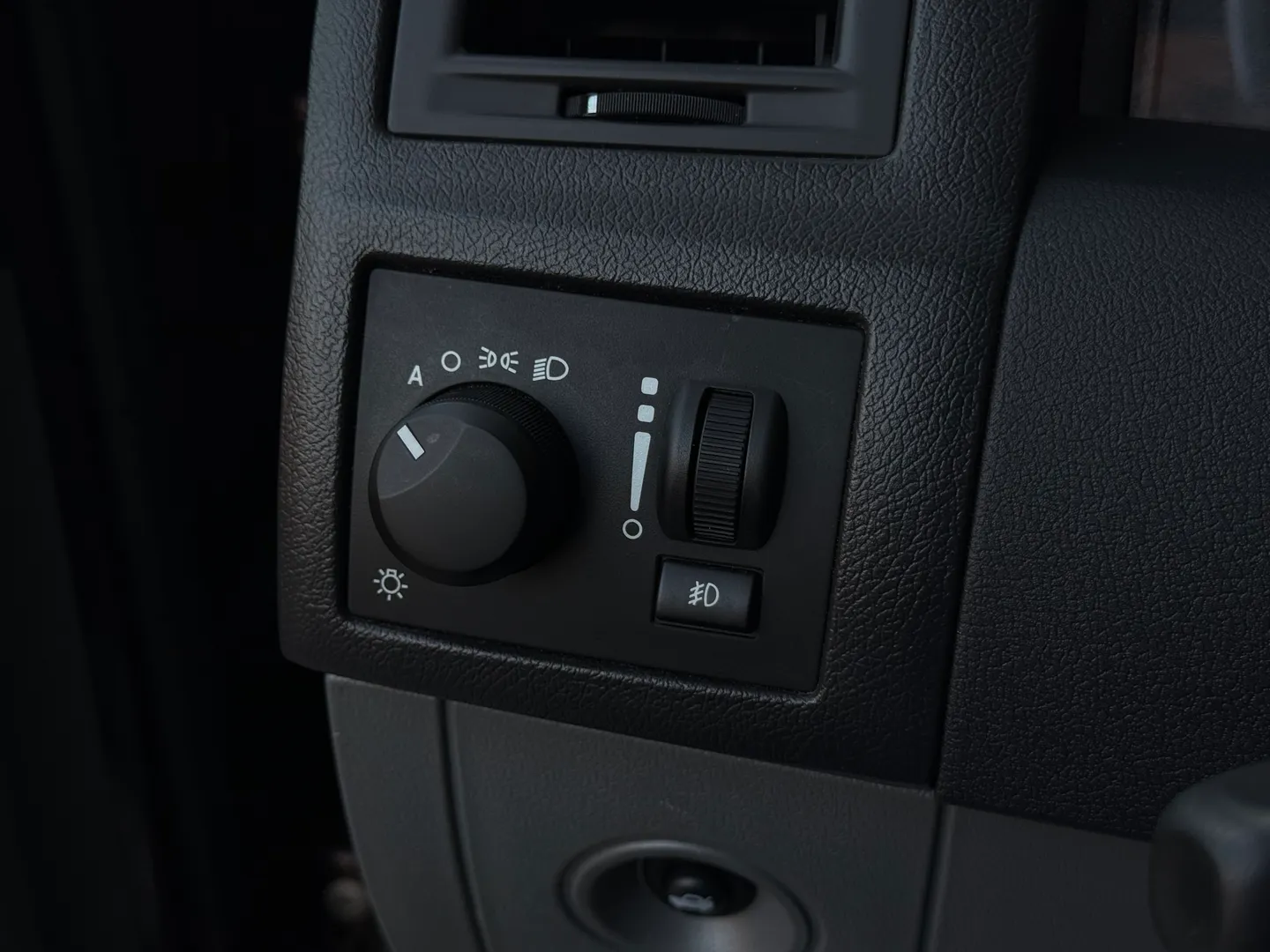 Chrysler 300C Hemi — photo 65