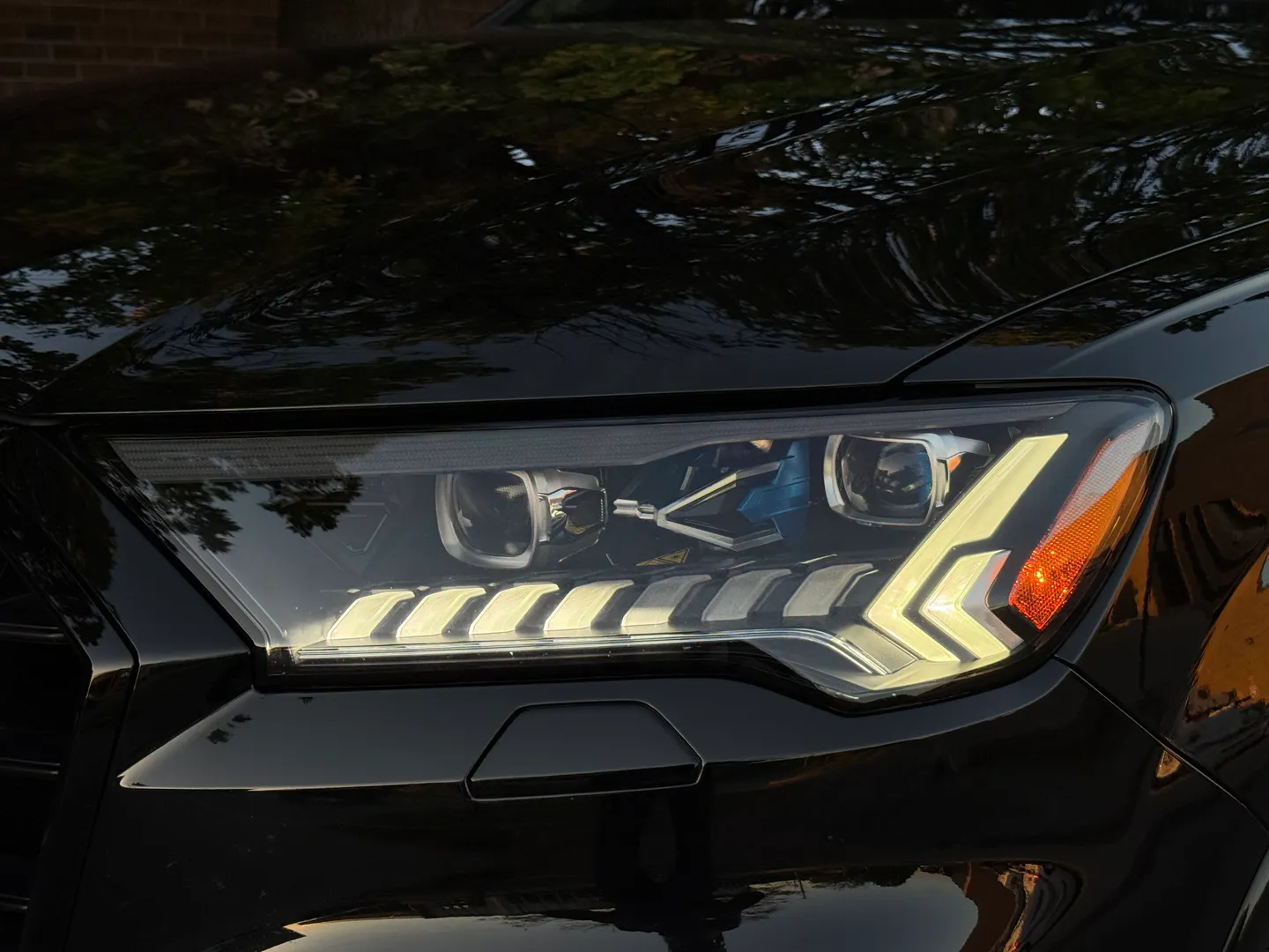 Audi SQ7 Premium Plus — photo 7