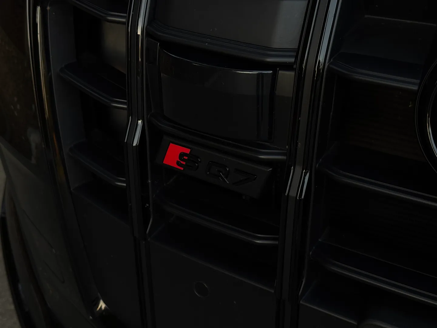 Audi SQ7 Premium Plus — photo 9