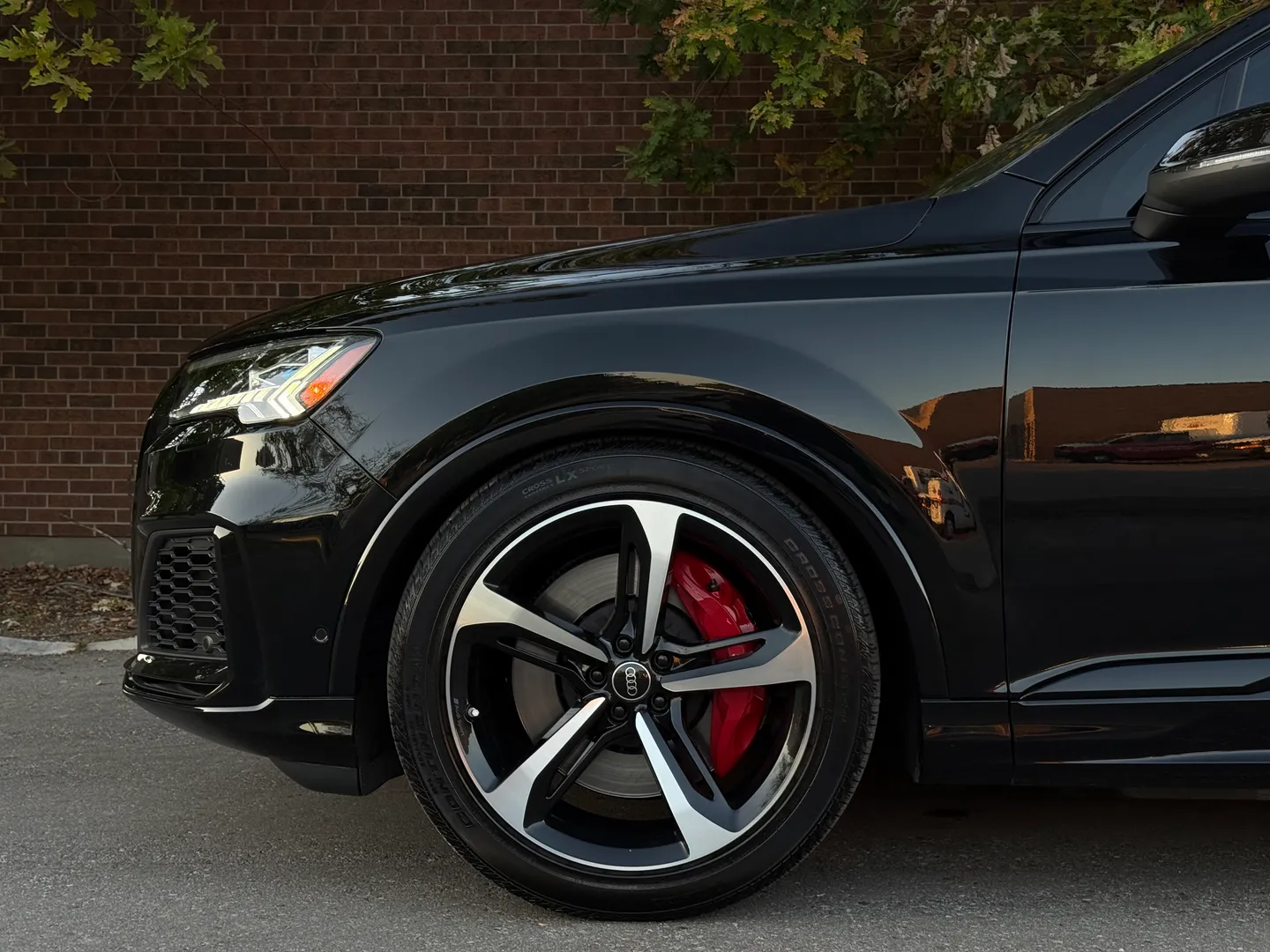 Audi SQ7 Premium Plus — photo 13