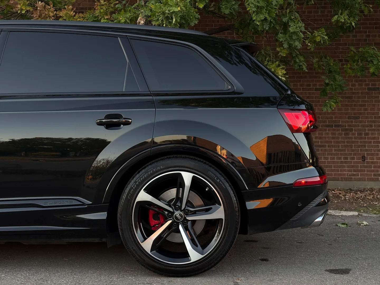 Audi SQ7 Premium Plus — photo 14