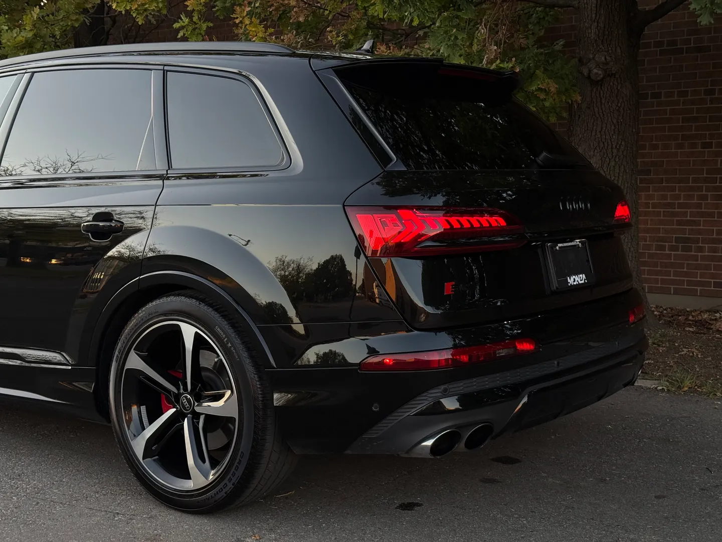 Audi SQ7 Premium Plus — photo 23
