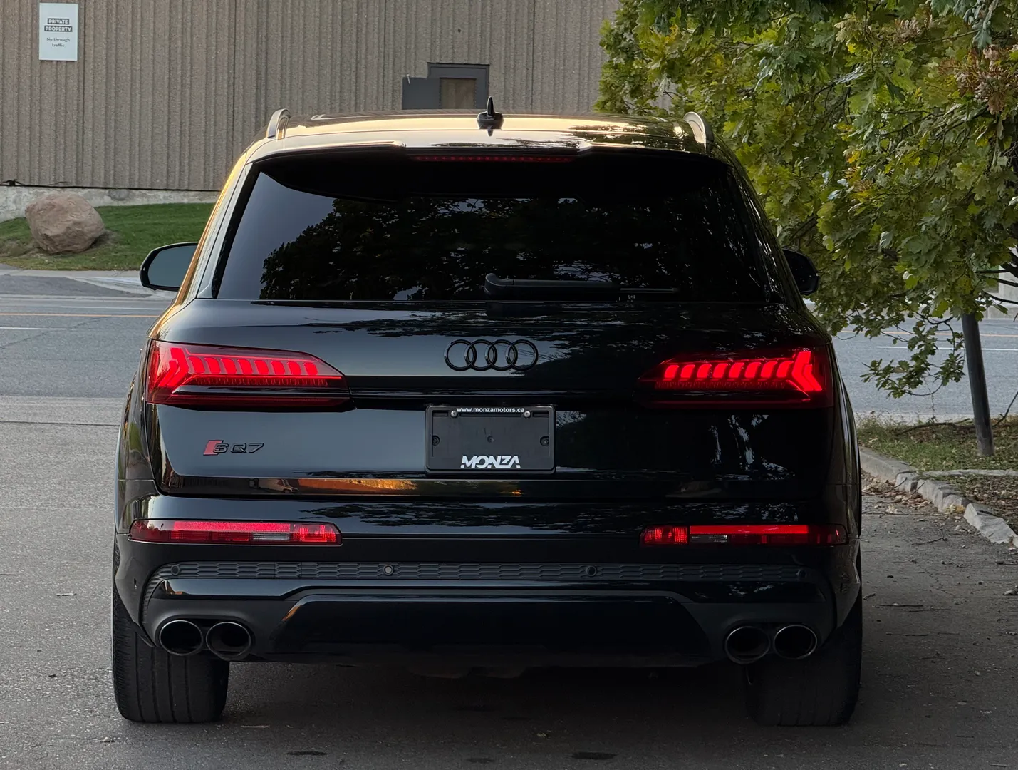 Audi SQ7 Premium Plus — photo 24