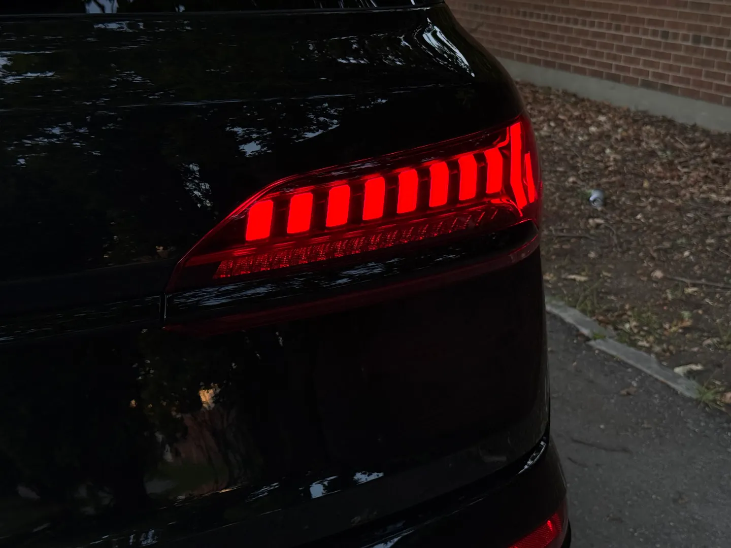 Audi SQ7 Premium Plus — photo 27