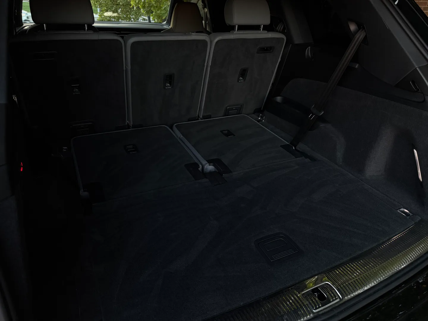 Audi SQ7 Premium Plus — photo 30