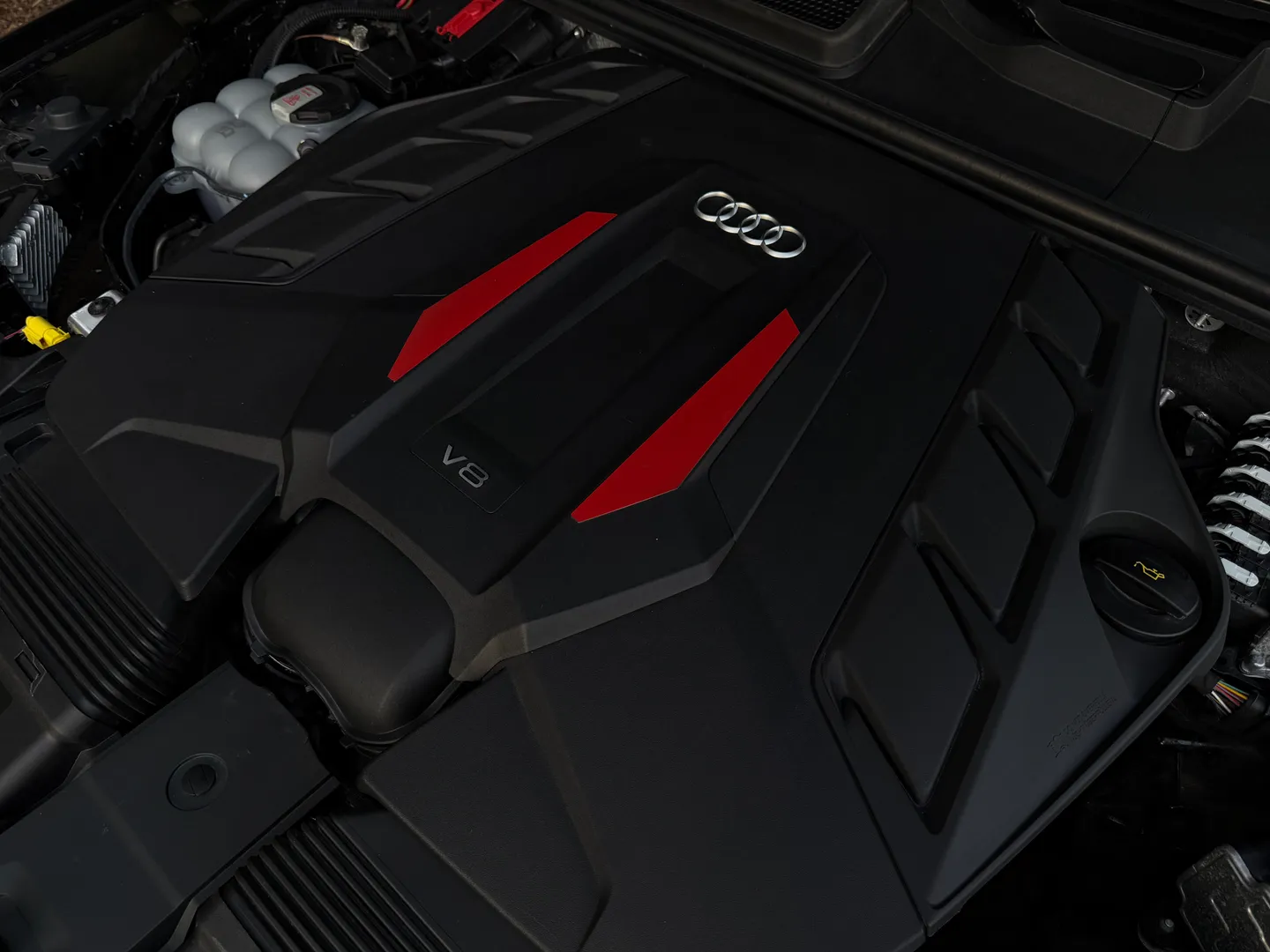 Audi SQ7 Premium Plus — photo 35