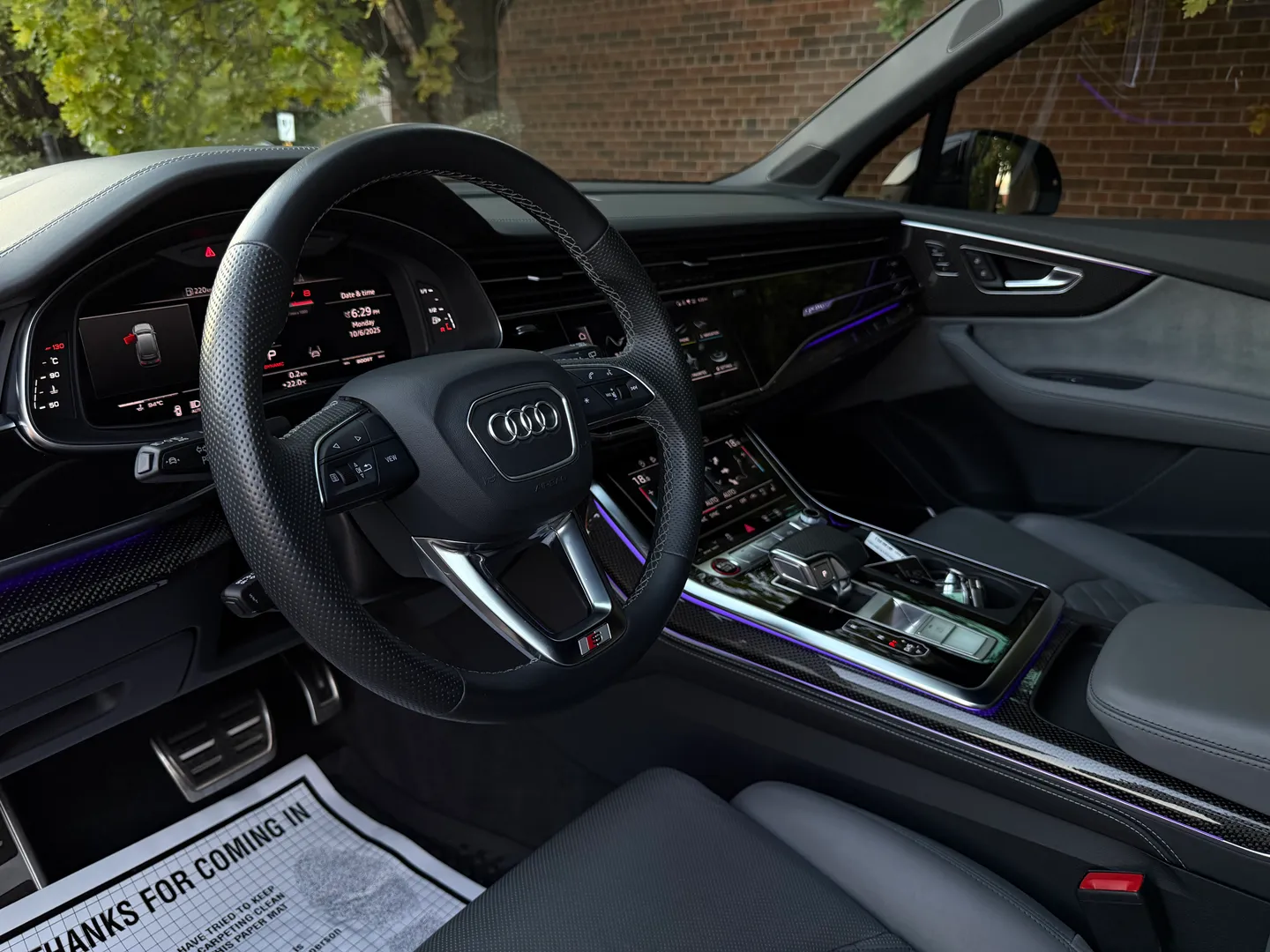 Audi SQ7 Premium Plus — photo 36