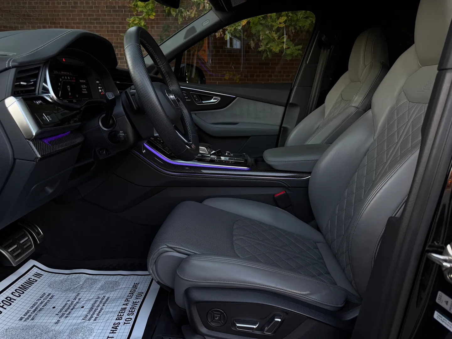 Audi SQ7 Premium Plus — photo 37