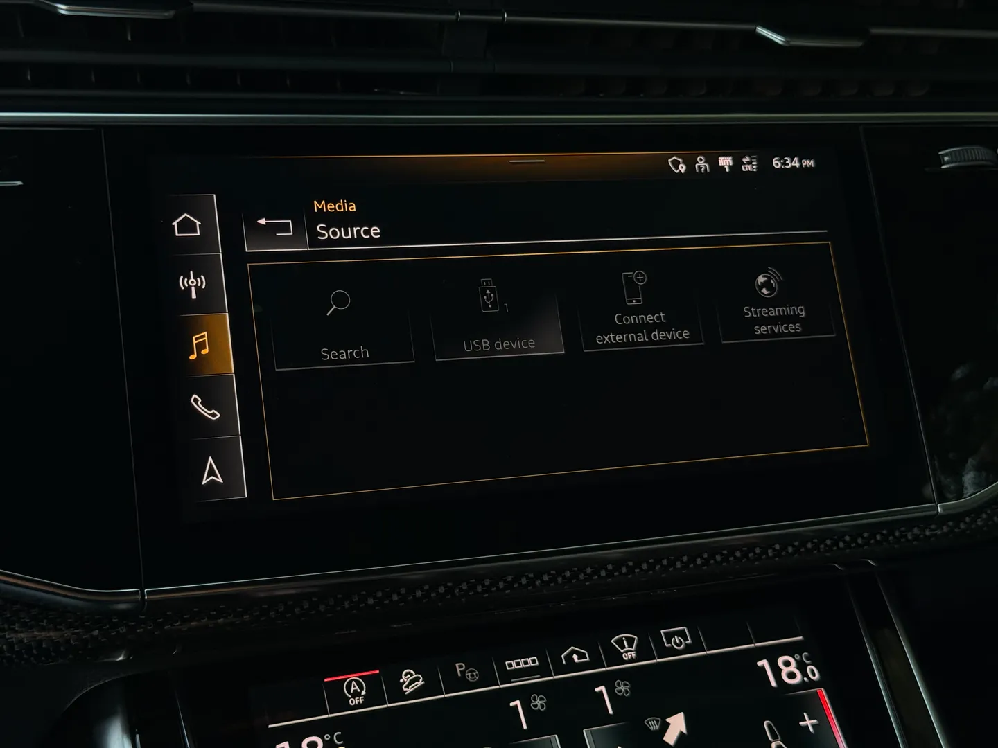 Audi SQ7 Premium Plus — photo 56