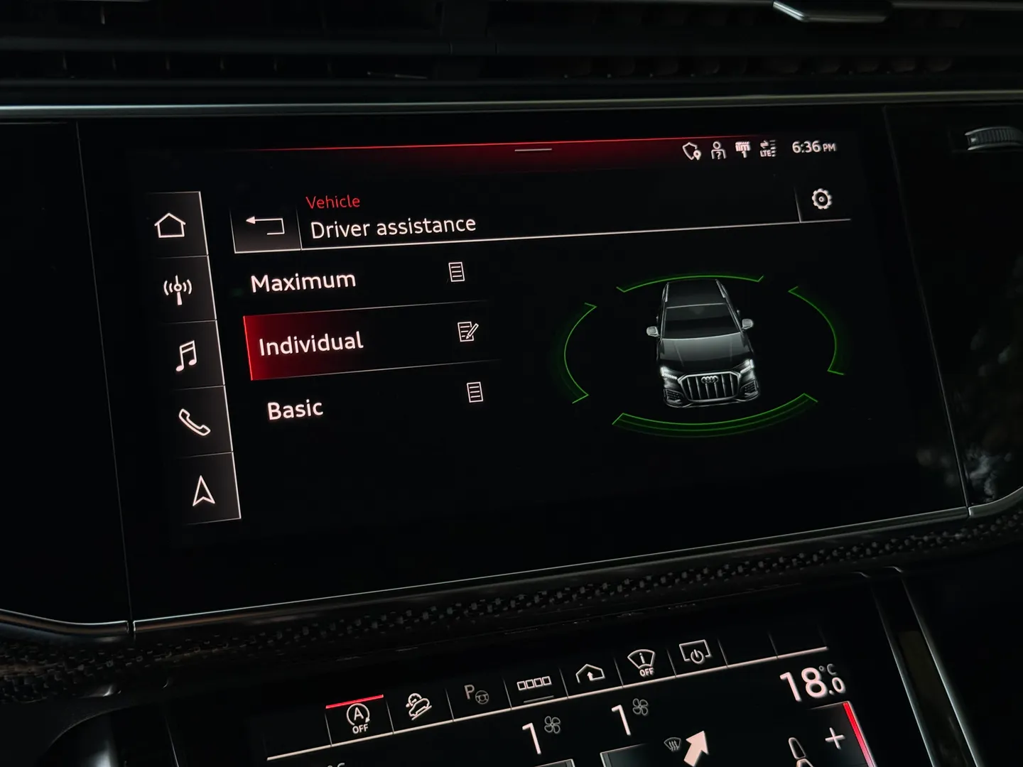 Audi SQ7 Premium Plus — photo 65