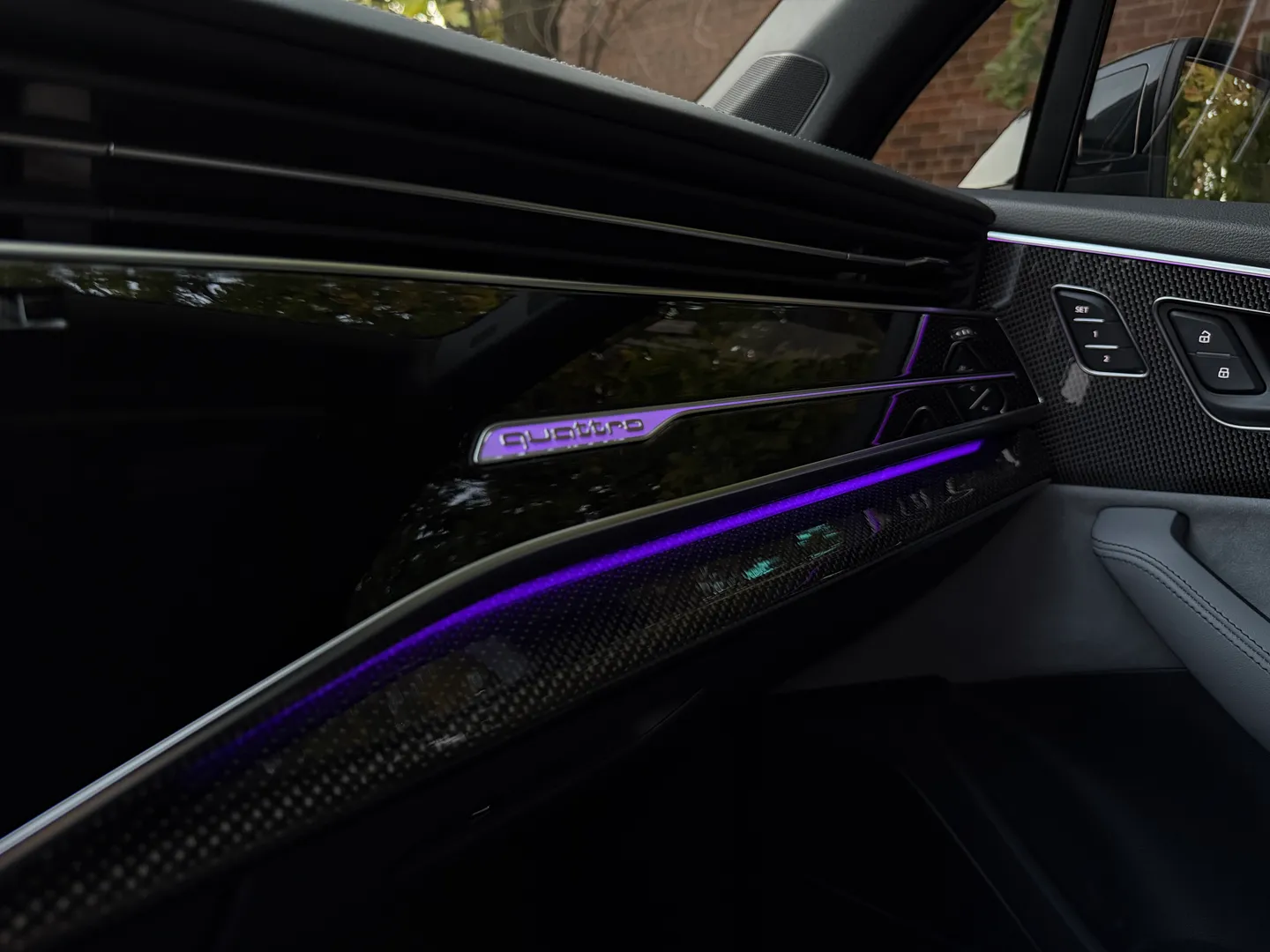 Audi SQ7 Premium Plus — photo 72