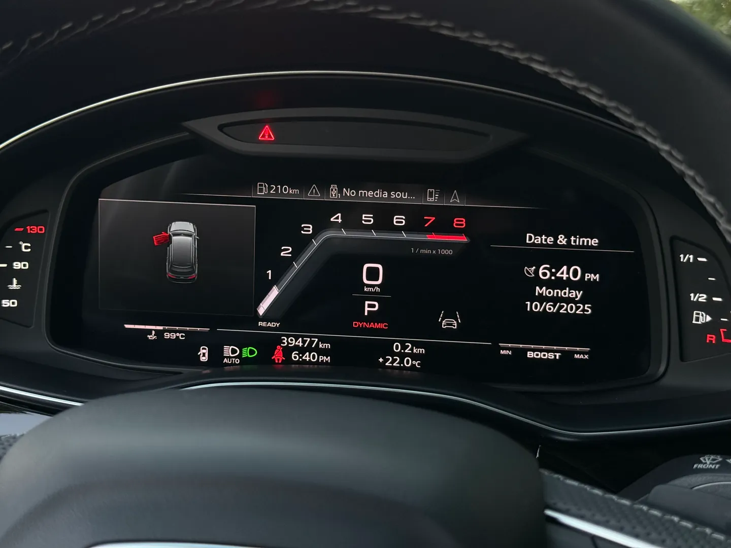 Audi SQ7 Premium Plus — photo 86