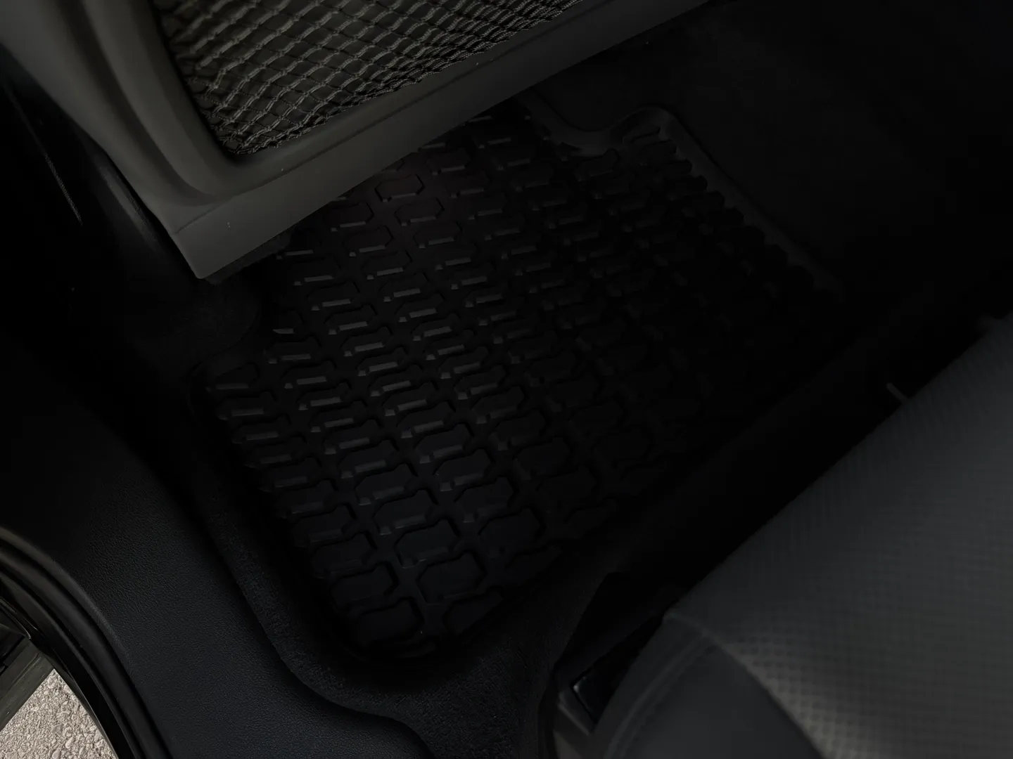 Audi SQ7 Premium Plus — photo 98