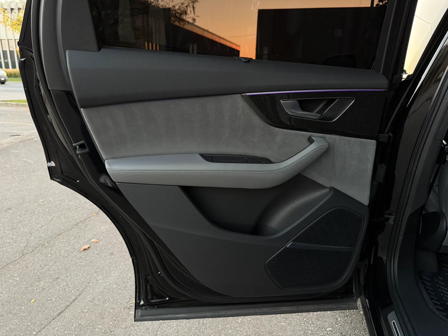 Audi SQ7 Premium Plus — photo 99