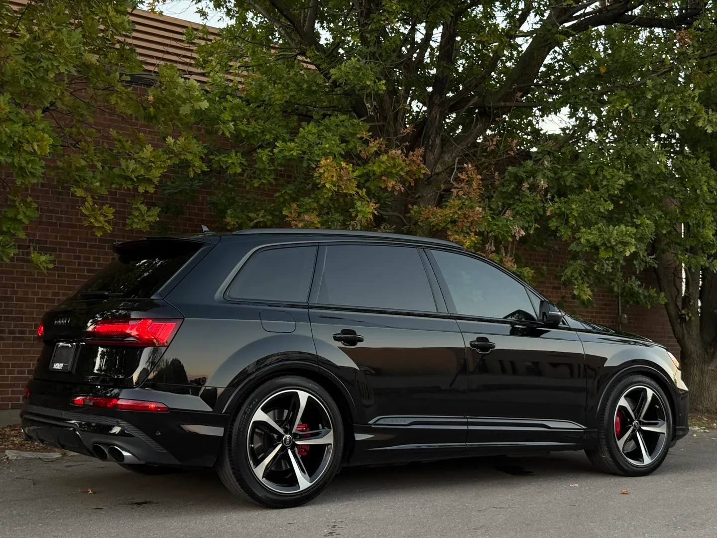 Audi SQ7 Premium Plus — photo 103