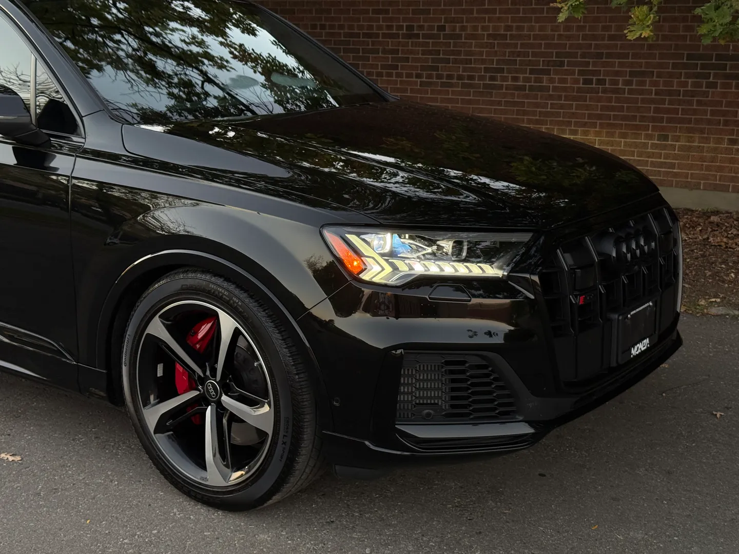 Audi SQ7 Premium Plus — photo 108