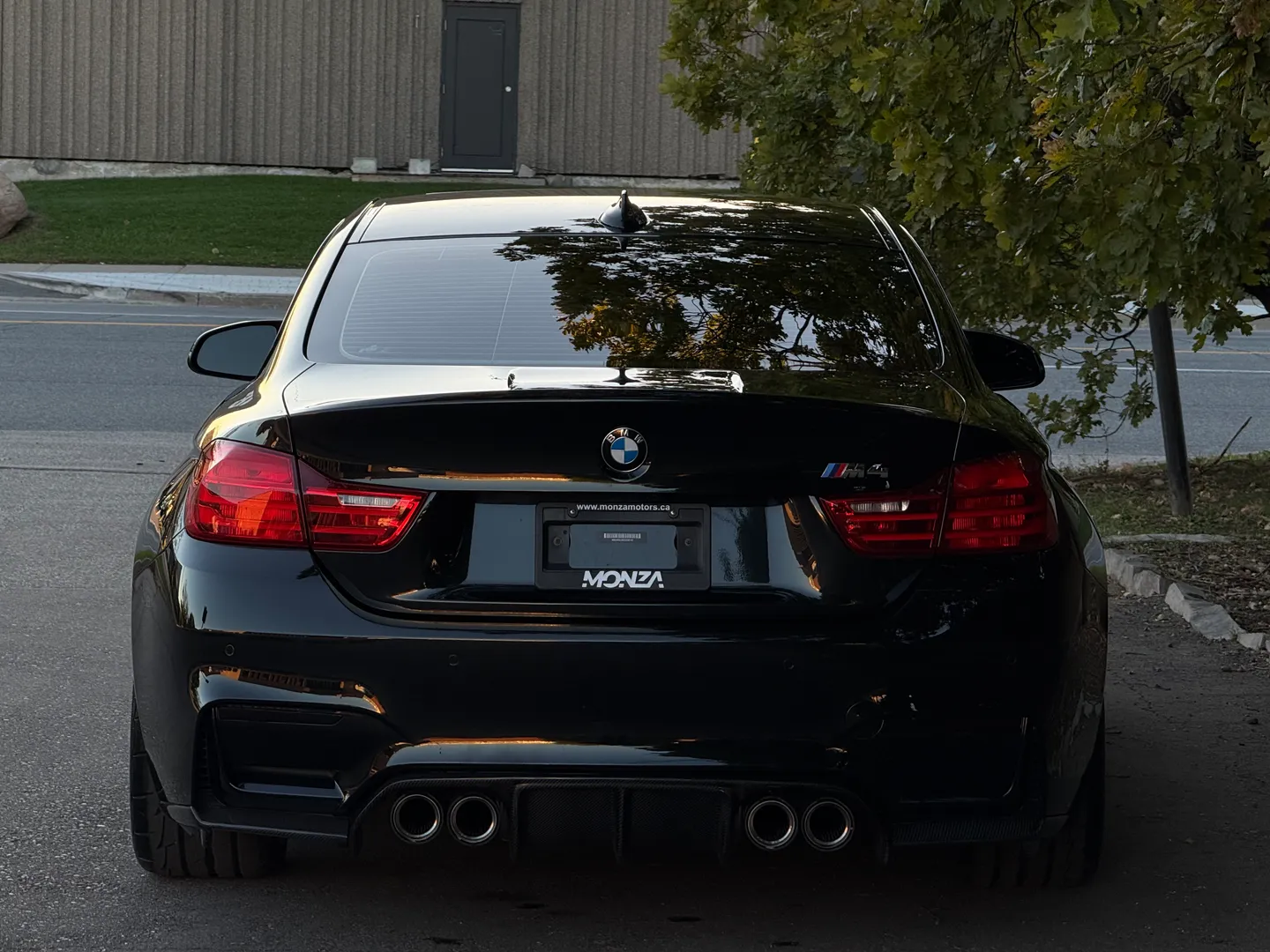 BMW M4 Coupe 6 Speed Manual — photo 25