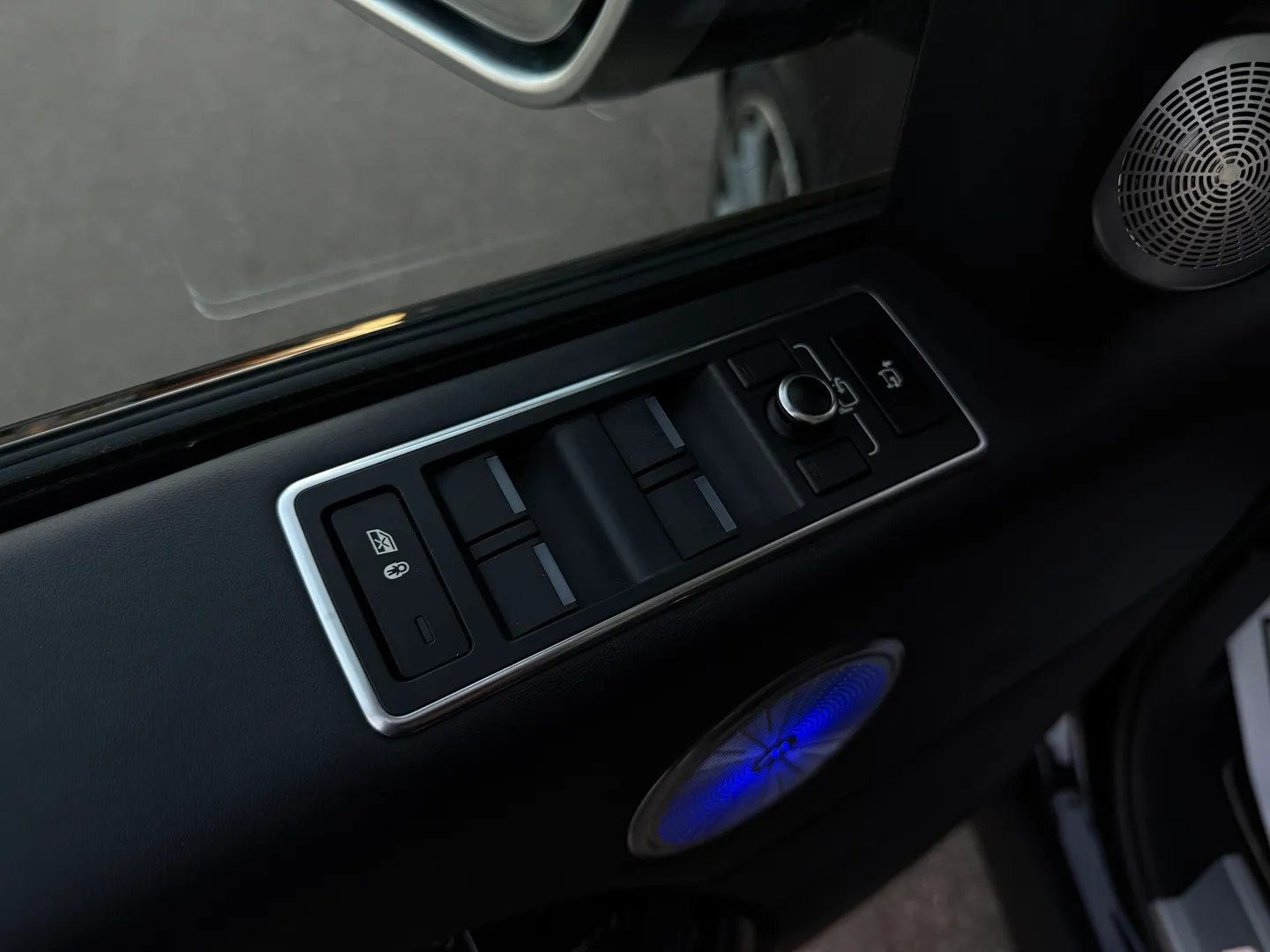 Land Rover Range Rover Autobiography Executive Seating Package — photo 44