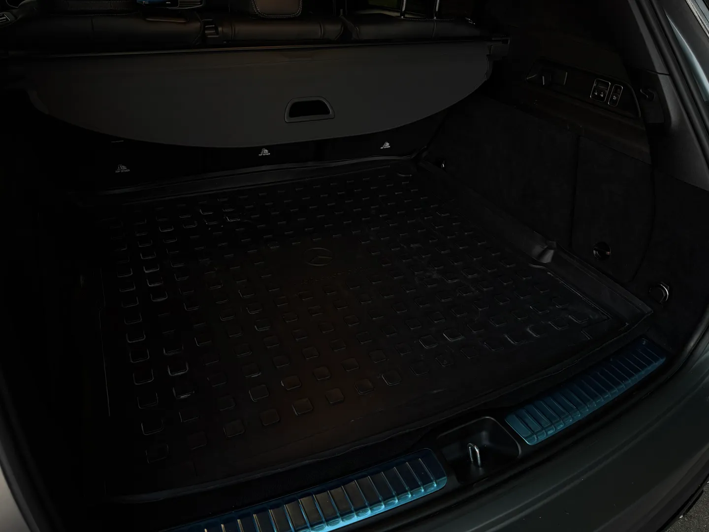 Mercedes Benz GLE 63 S AMG  — photo 31