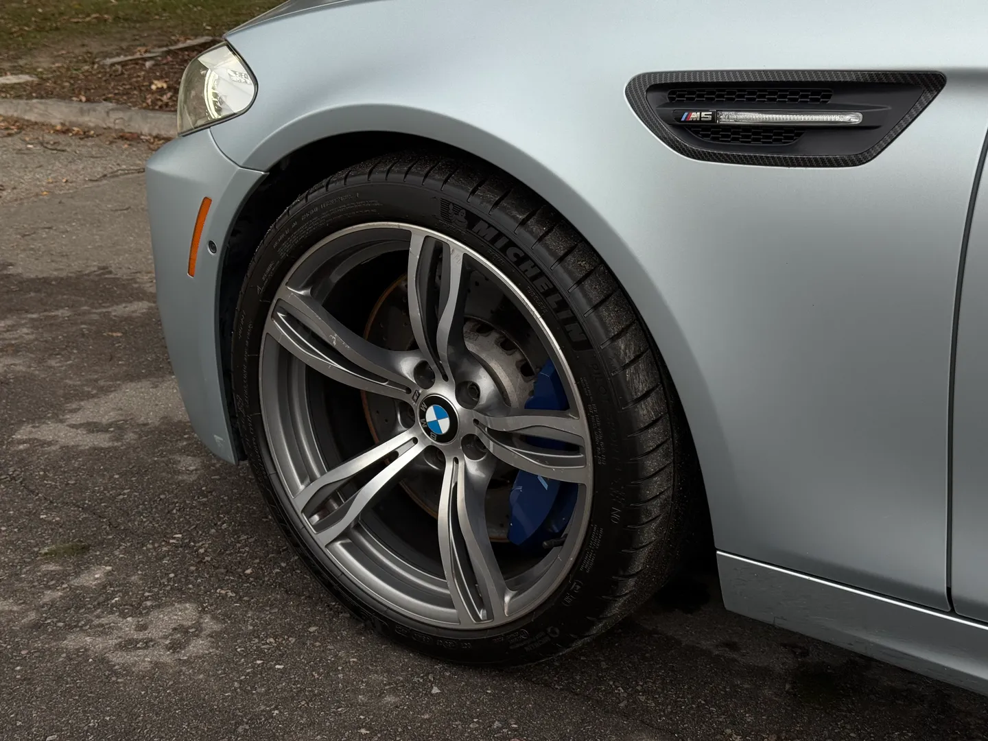 BMW M5 6 Speed Manual Individual Frozen Silver Metallic Paint — photo 14