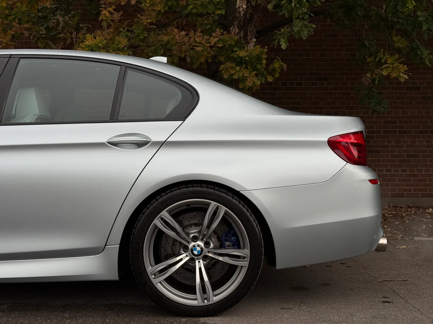 BMW M5 6 Speed Manual Individual Frozen Silver Metallic Paint — photo 13