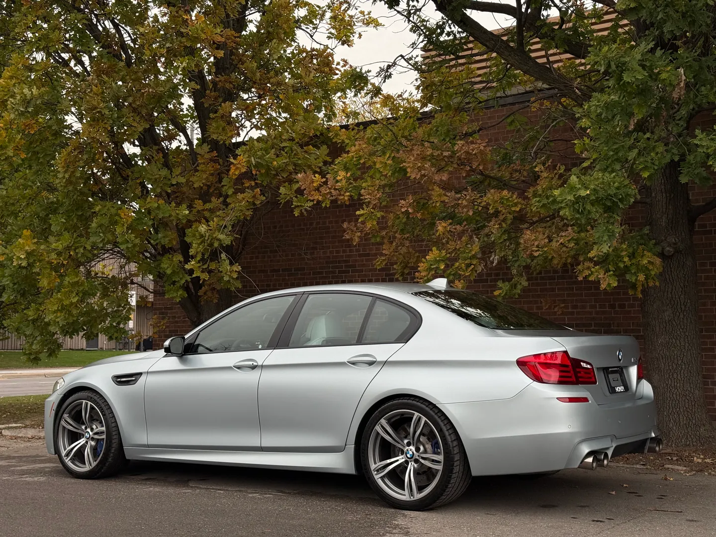 BMW M5 6 Speed Manual Individual Frozen Silver Metallic Paint — photo 22