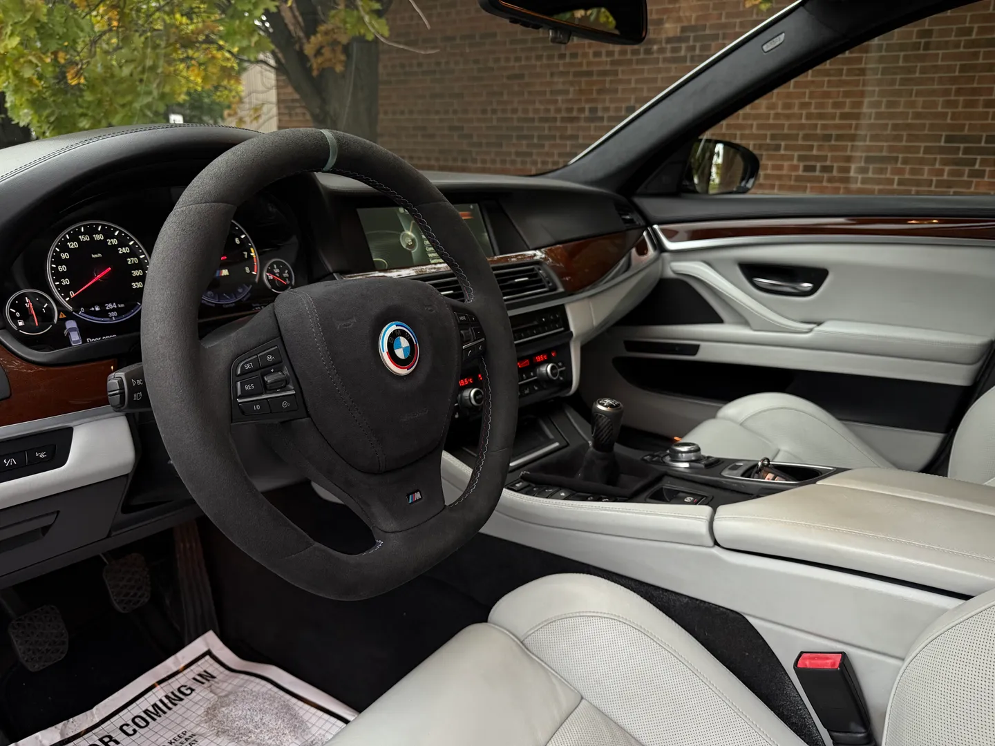 BMW M5 6 Speed Manual Individual Frozen Silver Metallic Paint — photo 37