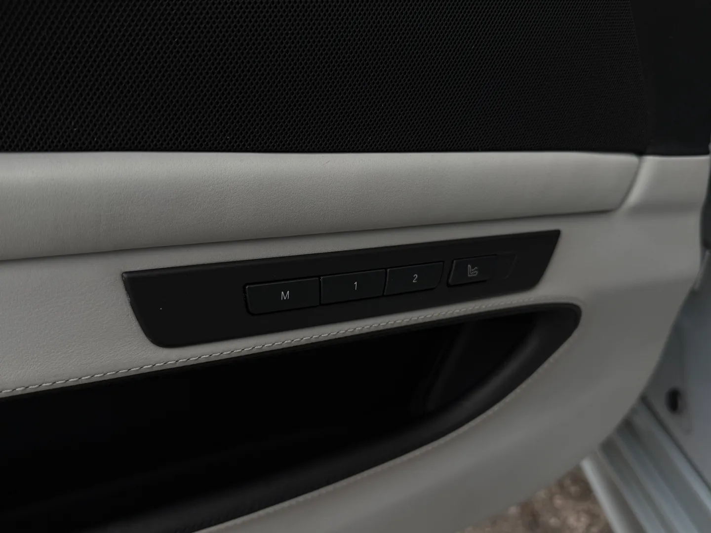 BMW M5 6 Speed Manual Individual Frozen Silver Metallic Paint — photo 45