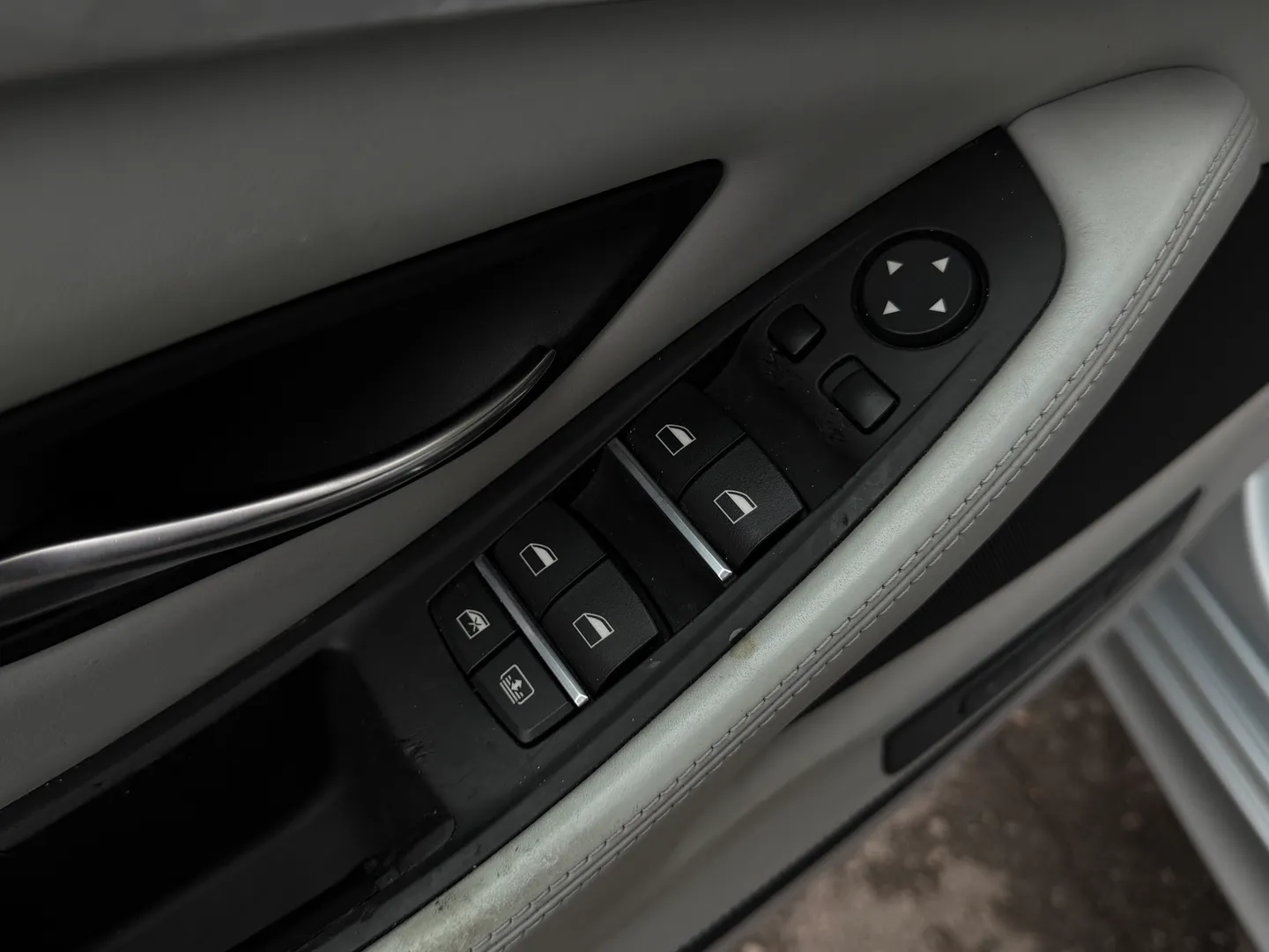 BMW M5 6 Speed Manual Individual Frozen Silver Metallic Paint — photo 44