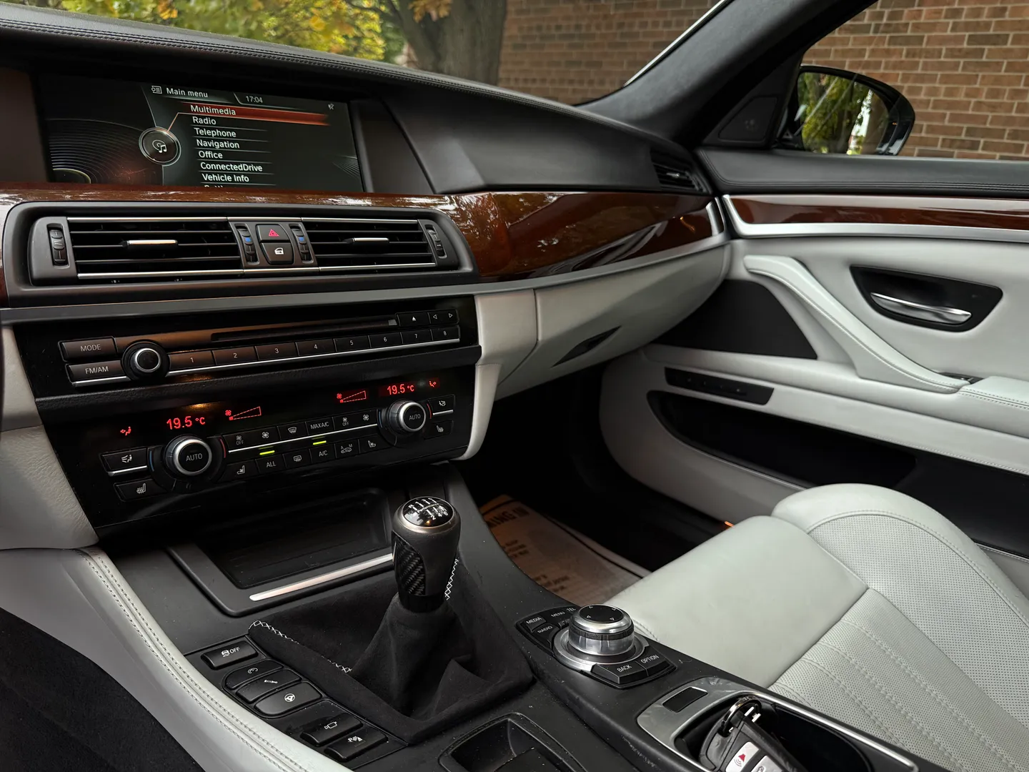 BMW M5 6 Speed Manual Individual Frozen Silver Metallic Paint — photo 46