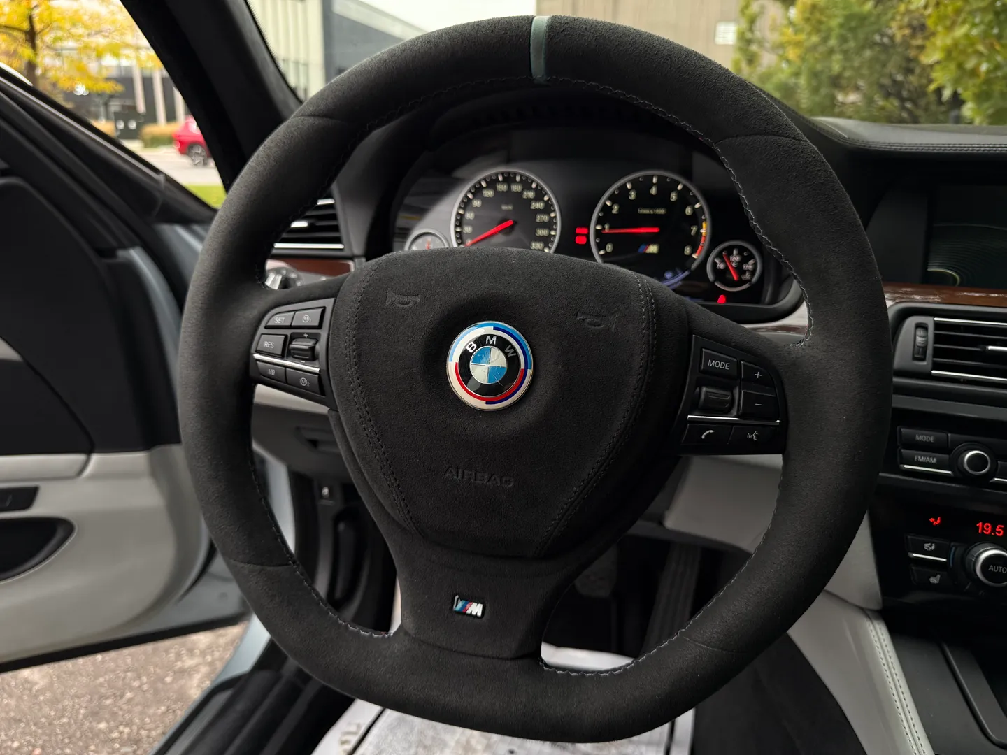 BMW M5 6 Speed Manual Individual Frozen Silver Metallic Paint — photo 67