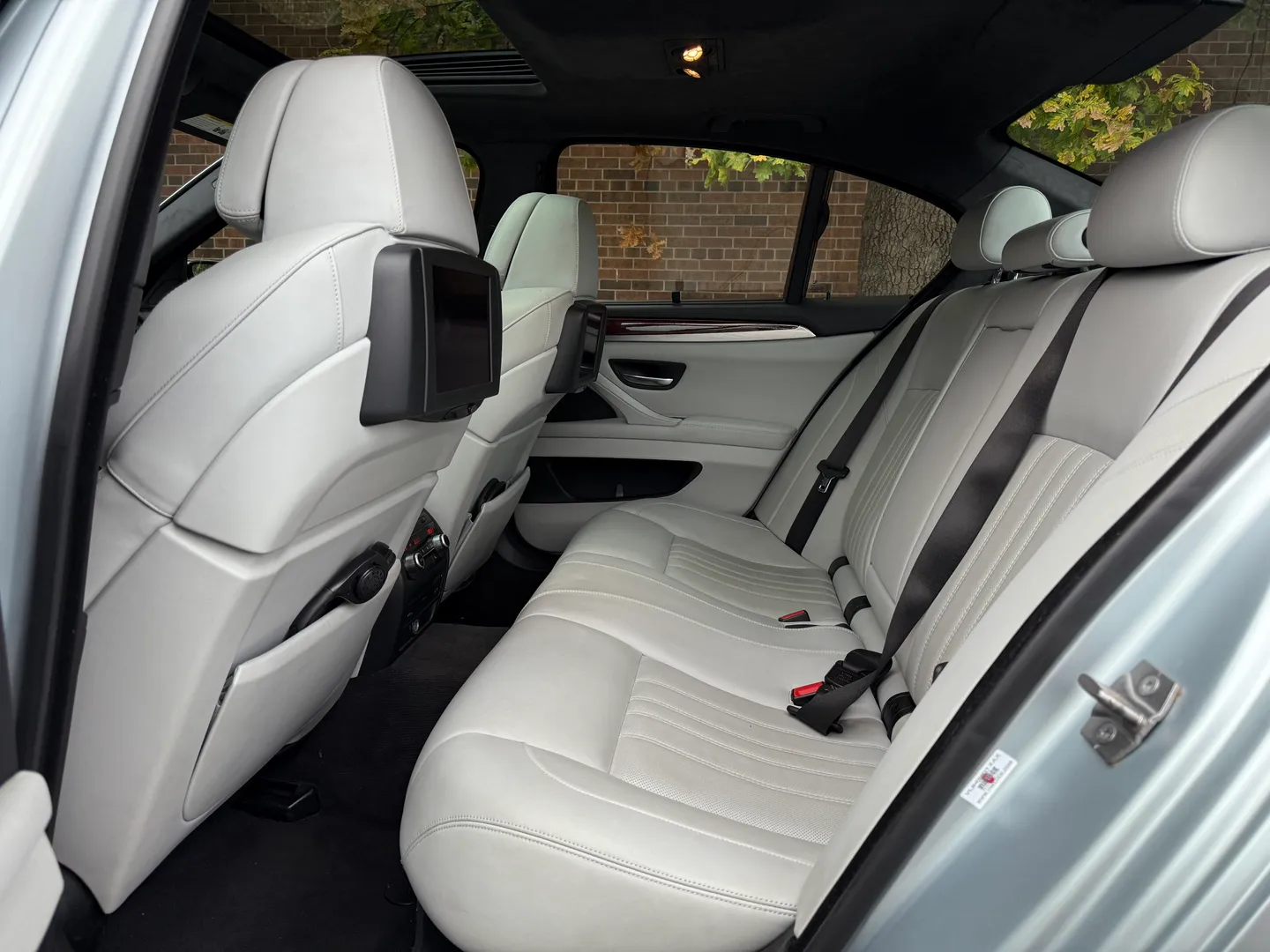 BMW M5 6 Speed Manual Individual Frozen Silver Metallic Paint — photo 82