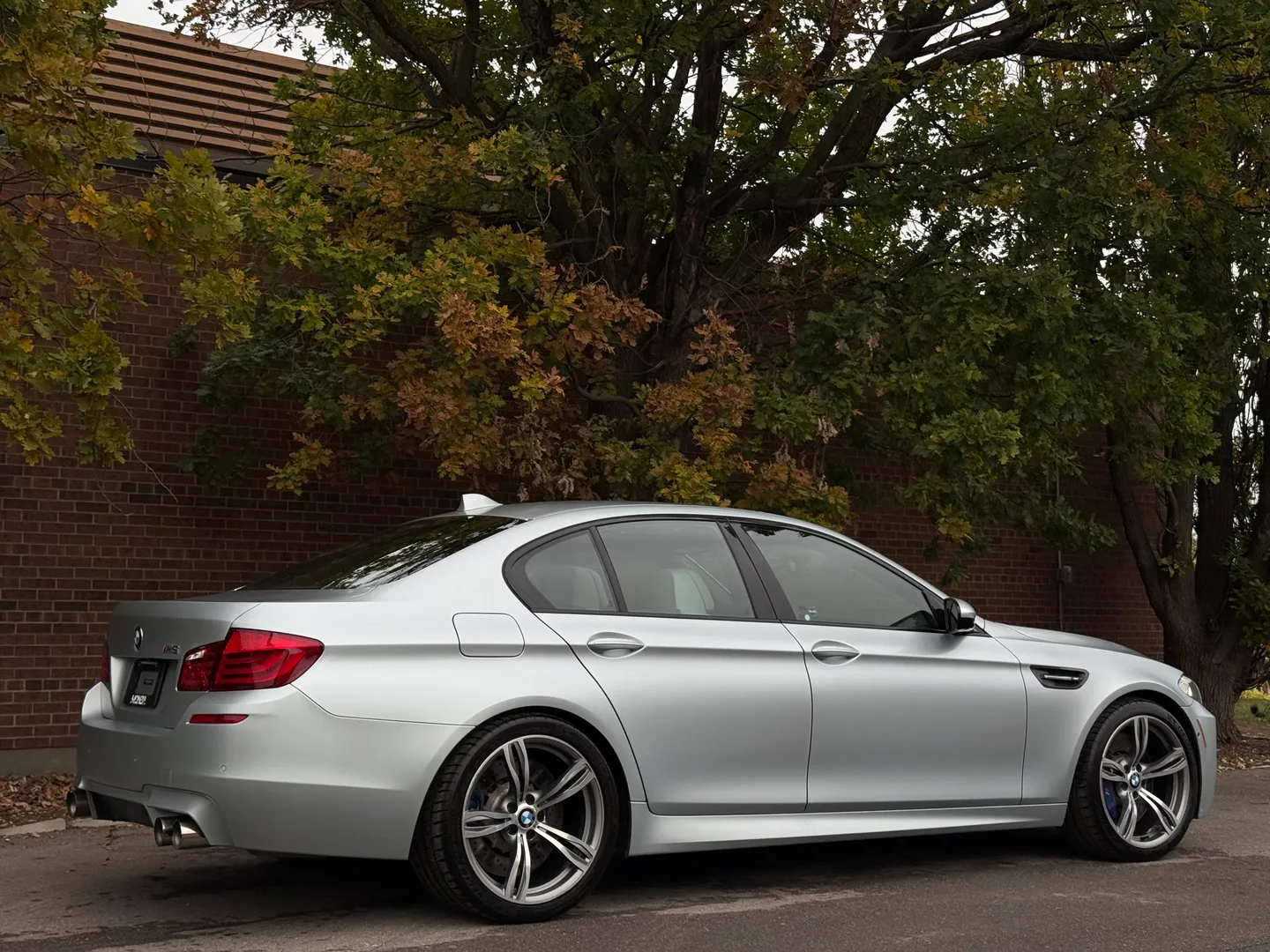 BMW M5 6 Speed Manual Individual Frozen Silver Metallic Paint — photo 90