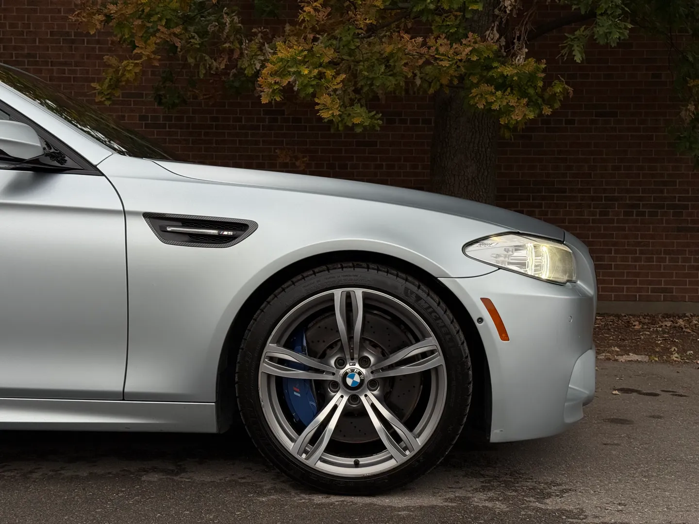 BMW M5 6 Speed Manual Individual Frozen Silver Metallic Paint — photo 93