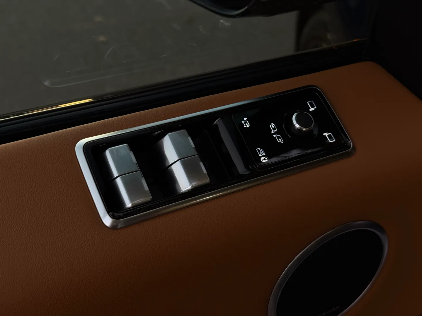Land Rover Range Rover Sport HSE Dynamic — photo 41