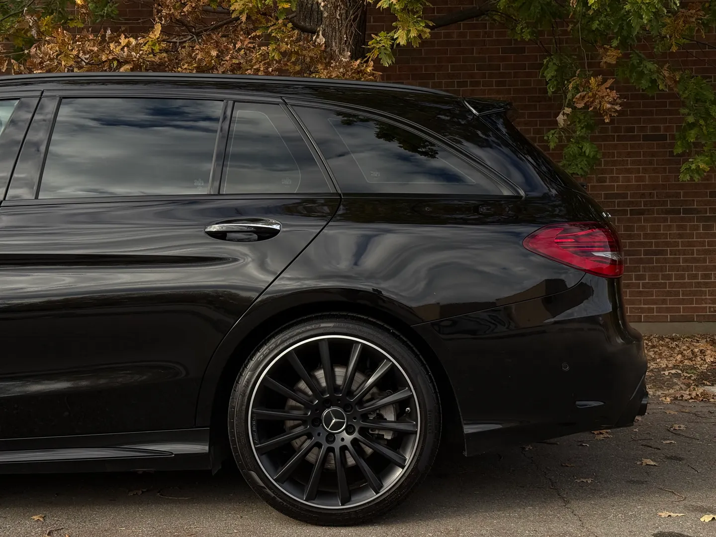 Mercedes Benz C43 AMG Wagon — photo 13