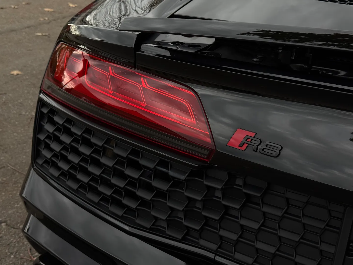 Audi R8 V10 RWD Coupe — photo 29