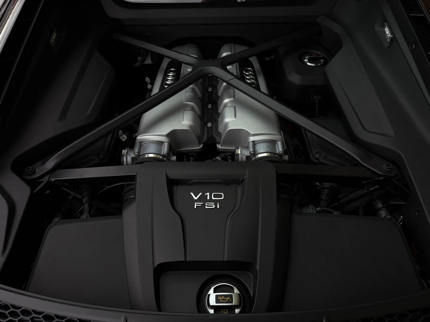 Audi R8 V10 RWD Coupe — photo 35