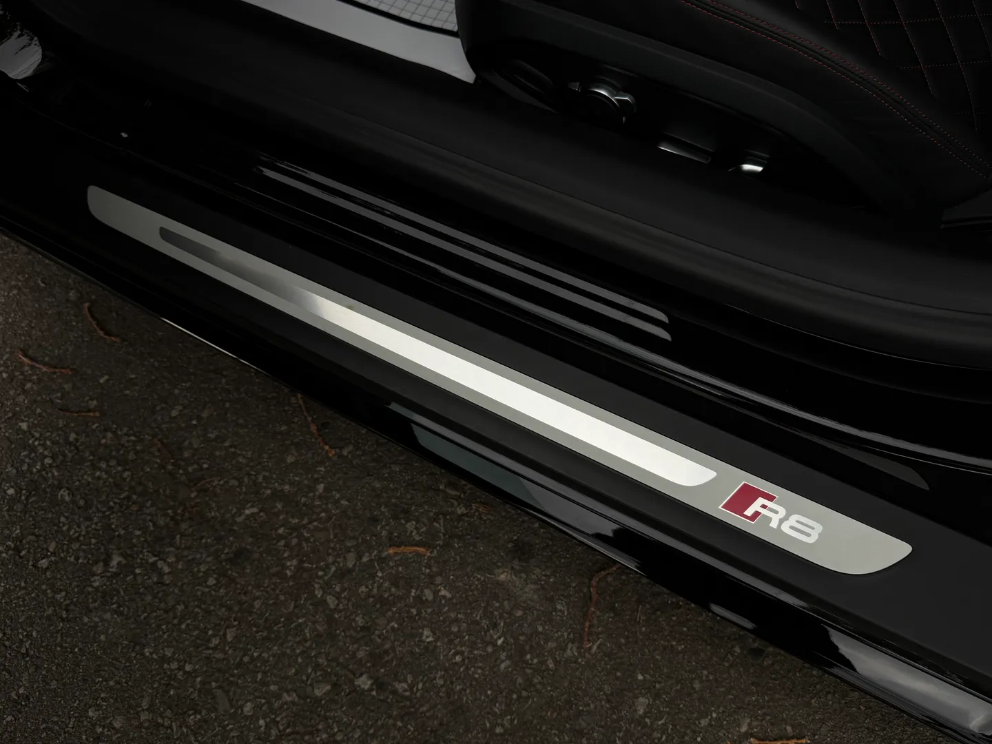 Audi R8 V10 RWD Coupe — photo 48